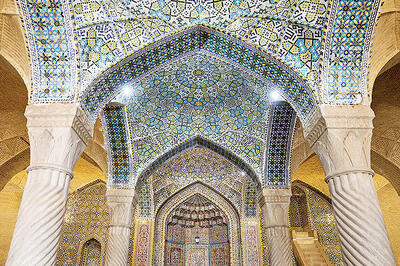 توقف فوری حفاری غیرمجاز در حریم مسجد تاریخی وکیل شیراز