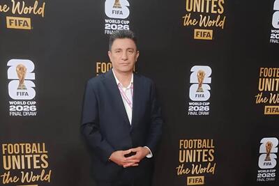 ژست دوستانه امیر قلعه‌نویی در کنار اسطوره های فوتبال جهان+ عکس