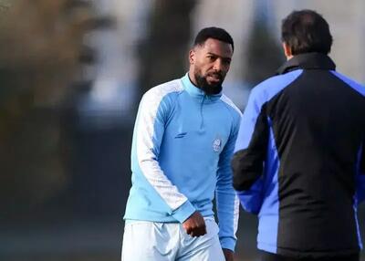 نازون بعد از دربی در تمرین استقلال