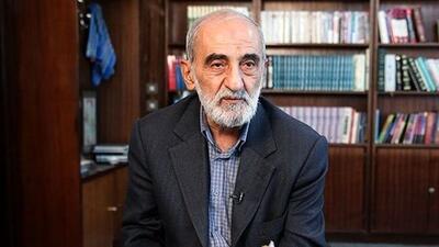 شریعتمداری: بحرین را به ایران ملحق کنید