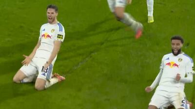 گل دوم لیدز به لیورپول (آنتون استاچ)