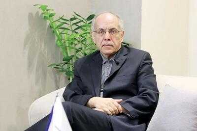 کوروش احمدی: به خاطر «آب» تهران بکوشد تا چند سالی در تیتر اول رسانه‌های بین‌المللی نباشد