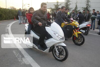 پلیس راهور: رانندگی با موتورسیکلت‌برقی هم با گواهینامه مجاز است