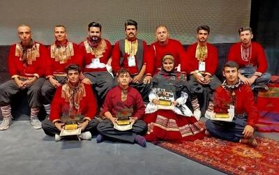  نغمه‌های شاهجهان بر سکوی افتخار