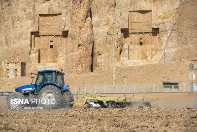 نقش رستم زیر سایه برداشت بی‌رویه آب