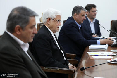  عارف: کاربردهای غیر صلح‌آمیز هسته‌ای در قاموس نظام جمهوری اسلامی ایران نیست/ مصارف و کاربردهای انرژی هسته‌ای در زندگی روزمره مردم فرهنگ‌سازی شود/ طرح ۲۰ هزار مگاوات نیروگاه‌های اتمی یک ضرورت و واقعیت انکارناپذیر است