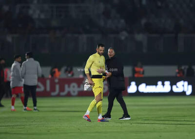  ببینید | مربی پرسپولیس، پیراهن استقلال را یادگاری گرفت!