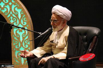  نماینده ولی‌فقیه در استان مرکزی: نسل‌هایی که امام را درک کرده‌اند در حال عبورند؛ باید اندیشه او را برای آینده بازخوانی کنیم - کلبه سرگرمی