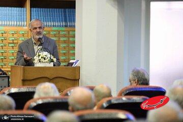  مسجدجامعی: مجاهدین خلق «خلیج ع_ر_ب_ی» را به کار بردند، چون شاه می‌گفت خلیج فارس - کلبه سرگرمی