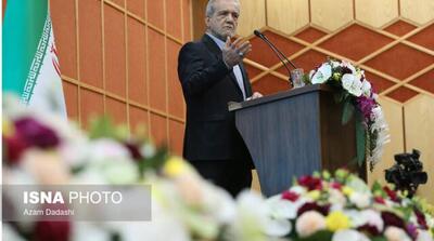 پزشکیان: انتقال آب دریا به صنایع اصفهان فشار بر منابع محلی را کم می‌کند - مردم سالاری آنلاین