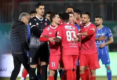 درگیری بازیکنان پرسپولیس با خودشان بعد از دربی!/عکس