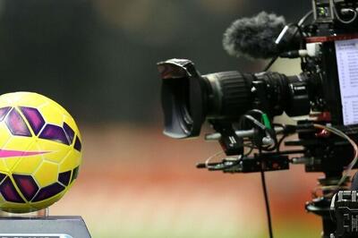 حضور جنجالی خداداد عزیزی؛ الفاظ رکیک در آنتن زنده! - پارس فوتبال