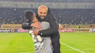 ویدیو| شادی نویدکیا و حسین حسینی پس از تحویل گرفتن صدر از استقلال! - پارس فوتبال