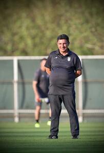 وعده قلعه‌نویی محقق شد،بعید بود از این آسان‌تر؛ممکن باشد.