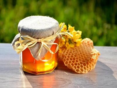  عسل و لیمو یا شربت ضدسرفه؛ کدام موثرتر است؟