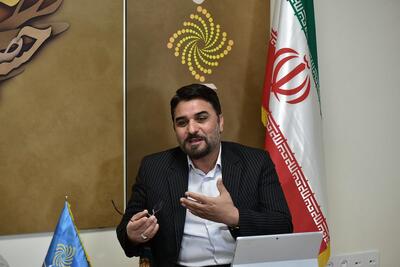  حسین احمدی در گفت وگو با شفقنا: جنبش دانشجویی به سبکی جدید و متفاوت منتقل شده است/ حضور تشکل‌های «نورچشمی» باعث تضعیف فعالیت هاست/ میزان توجه به مطالبات دانشجویی دچار نوسان است/  «کنش سیاسی» برای دانشجویان هزینه‌ساز شده/ در 10 سال گذشته ۱۲ هزار استاد از دانشگاه‌های معتبر کشور مهاجرت کرده‌اند