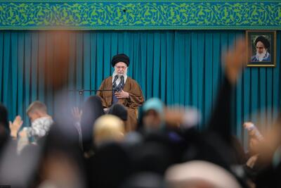 مصادیق و اهمیت تبیین توصیه مهم رهبر انقلاب در مورد رسانه‌ها؛ در زمین سرمایه داری غربی بازی نکنید! / اسلام را ترویج کنید + فیلم