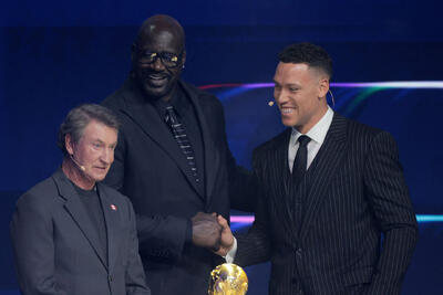 شوخی بامزه شکیل اونیل در مراسم قرعه کشی جام جهانی 2026؛ می‌دانید من را در فوتبال چی صدا می‌زنند؟