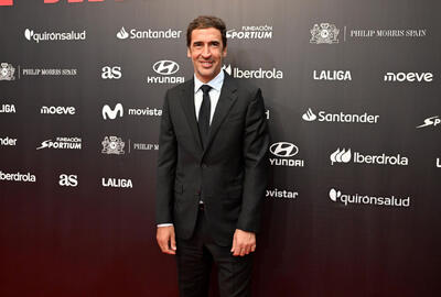 رائول گونزالس، تماشاگر ویژه دوئل اسپانیایی‌ها در انگلیس / عکس