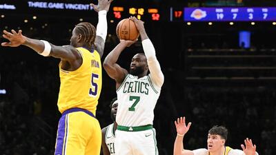 بسکتبال NBA | تسلیم لیکرز بی‌دفاع مقابل دشمن قدیمی