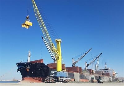 تخلیه بیش از یک‌ میلیون تن کالای اساسی در بندر چابهار - تسنیم