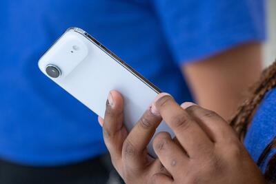  انقلاب خاموش سیم‌کارت‌های دیجیتال؛ چرا فناوری eSIM با وجود شروعی کُند آینده ارتباطات را تسخیر می‌کند؟