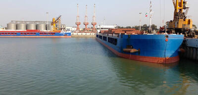 دو کشتی حامل گندم وارد مازندران شد/ پهلوگیری بیش از ۱۰ هزار تن گندم در بندر امیرآباد