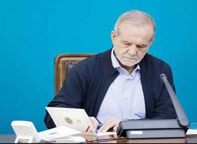 افتتاح طرح انتقال آب دریای عمان     به فلات مرکزی با دستور پزشکیان