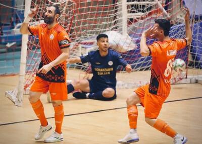 شعار تند تبریزی‌ها علیه سرمربی در حمایت از کاپیتان!