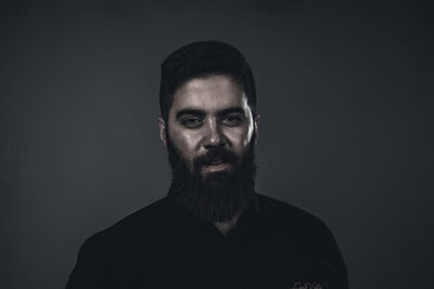 وضعیت «زندگی مطبوعاتی آقای اسراری» نامشخص است؛ اختلاف با تالار حافظ!