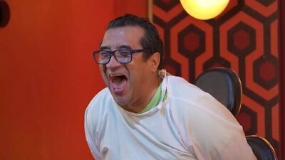 ادامه جنجال فحش‌های رکیک خداداد عزیزی | قربانش بروم اشتباه فحش می‌دهد!