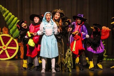 گزارش آیین گشایش سی‌امین جشنواره بین‌المللی تئاتر کودک و نوجوان همدان/ تجلیل از ۳ فرزند شهید انجام شد