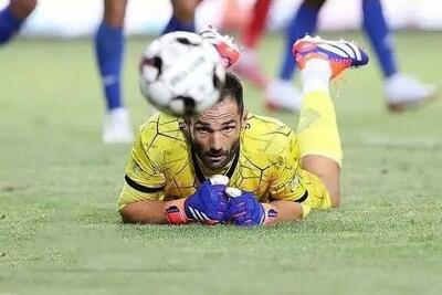 واکنش گلر استقلال به فحاشی هافبک پرسپولیس