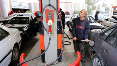 مکث سنگین روی طرح بنزین سه‌نرخی / تحلیل‌ها از یک تأخیر بحث‌برانگیز / این توقف چه معنی پنهانی دارد؟