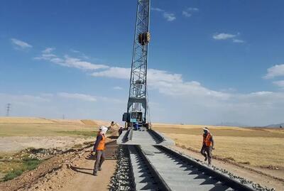  تکمیل ریل‌گذاری راه آهن ایرانشهر به خاش (فیلم)