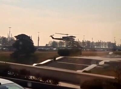 فرود غیرمنتظره یک هلیکوپتر در میدان آزادی