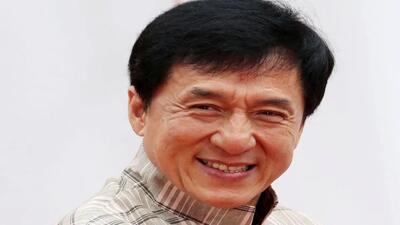  عکس داغ امروز | عکس جکی چان در جوانی و در بندر مارسی در فرانسه سال 1365