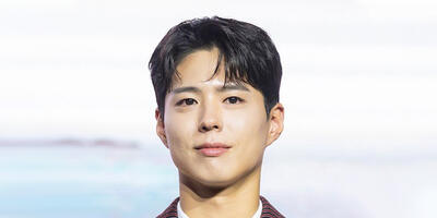  پسر گوگولی کره‌ای با کت سفیدش، جذاب‌ترین استایل کلاسیک را نمایش داد! - چی بپوشم