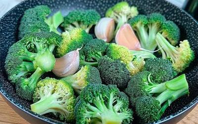  غذا با کلم بروکلی / طرز تهیه غذایی سریع و ساده با کلم بروکلی