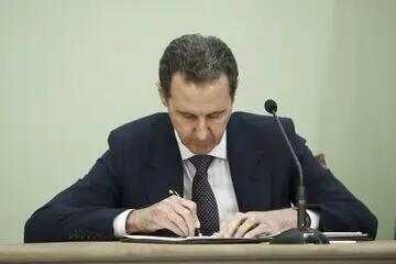 تلاش خاندان اسد برای بازگشت به قدرت با پول پاشی؟