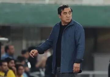 خداداد عزیزی همان حرفهایی را که کنار زمین حواله دیگران می کند روی آنتن برای خانواده ها زد