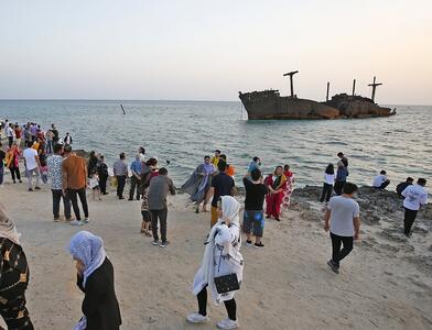 نامه ۱۰ تشکل بخش خصوصی کیش خطاب به رئیس‌جمهور و رئیس قوه قضاییه: جزیره کیش پس از سال‌ها رکود، در یک سال اخیر شاهد وزیدن نسیم «تحول و کارآمدی» بوده / جریاناتی با تمسک به برخی حواشی یک رویداد ورزشی تلاش دارند این دستاوردها را زیر سوال ببرند / میان خطای فردی و عملکرد سیستم مدیریتی تفکیک قائل شوید تا مسیر پیشرفت جزیره متوقف نشود