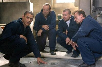 ببینید/ بازیگر «فرار از زندان» در جشنواره عربستان دشداشه‌پوش شد