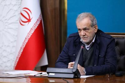 ‌پزشکیان: ۳۰ هزار مگاوات کسری انرژی داریم که  ۱۰ هزار مگاوات آن به‌ خاطر کمبود آب پشت سدها است؛ چون نیروگاه‌های برق‌آبی نتوانستند تولید کنند/ حالا شما بگویید من چه باید کنم؟ اگر کسی نسخه معجزه‌آسا دارد، ارائه کند/ هر کدام از شما [دانشجویان] اگر بتوانید گوشه‌ای از مشکلات ما را حل کنید، به شما پروژه می‌دهیم