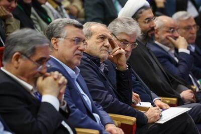 پزشکیان به مناسبت روز دانشجو، به دانشگاه شهید بهشتی رفت