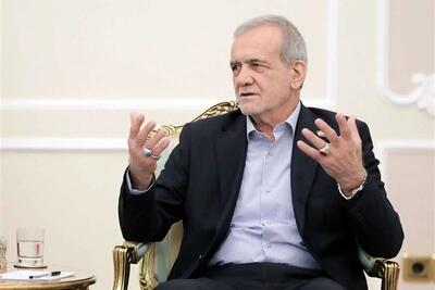 پزشکیان: در خانواده من حتی یک نفر هم بی‌حجاب نیست، اما این به آن معنا نیست که اگر کسی چادر ندارد، باید با او برخوردی نامناسب داشته باشم/ اصلاحات اجتماعی و ساختاری یک فرایند بلند مدت است، نه نتیجه دستور/ آیا، چون عقیده فردی متفاوت است، باید به او انگ بزنیم؟ بگوییم بیگانه است؟ این چه منطقی است؟ / اگر می‌خواهیم عدالت را برقرار کنیم، باید پای اصلاح آن بایستیم