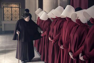 اولین تصاویر دنباله سریال The Handmaid’s Tale منتشر شدند