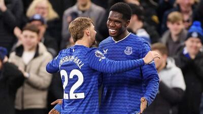 خلاصه بازی اورتون 3-0 ناتینگهام فارست