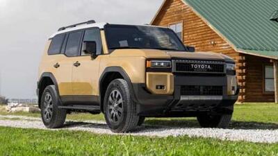 تناقض کمبود بنزین و واردات خودروهای سوپر لوکس