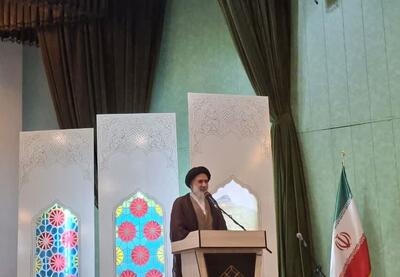  امام جمعه شهرکرد: دانشگاه کانون علم، تربیت و تعالی جامعه است